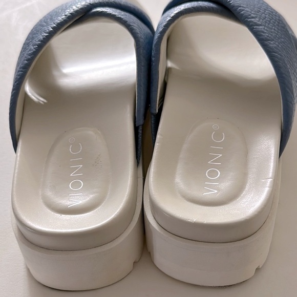 Vionic Vesta Blue and White Leather Platform Cushioned Slipper Sandals size 7 - Picture 3 of 10